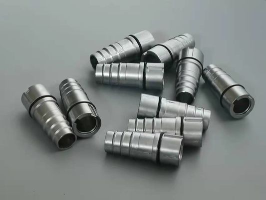 387827 Ig02 Proszkowe malowanie części zamiennych Przyłącze węża wtryskiwacza Natrysk